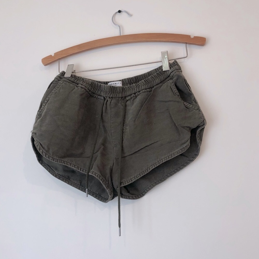 COPY - Aritzia Community army green size S linen shorts.